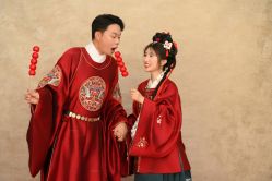 -雪中彩影婚纱摄影·微光艺术中心