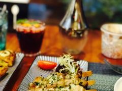 炭烤鸡肉串配酸奶黄瓜酱-帕歌西班牙餐厅paco tapas