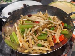 -梁家大院•农家菜(昆山会展中心店)