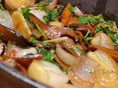 包烧野生牛肝菌-云海肴·汽锅鸡·云南代表菜(天山百盛优客店)