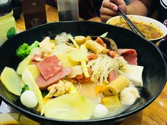 -万记麻辣烫国展总店