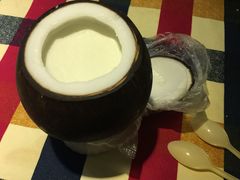 -志龙皇冠吃货椰子铺