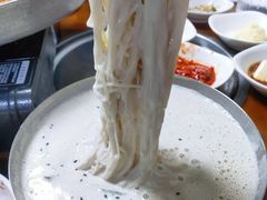 -亲昵春川鸡排(韩国美食街店)