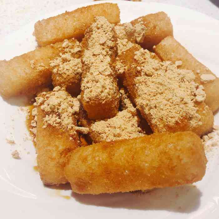 重庆二娃火锅-"在对面的798打完拳,朋友强力推荐来这里.