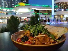 窄面条配香辣茄汁鲜猪肉肠-gaga(深圳福田星河COCO Park店)