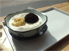 榴莲忘返-小团圆糖水铺(襄阳南路店)