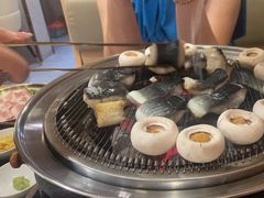 -围炉肉舍•炭烤活鳗•丹东海鲜烤肉(步行街店)