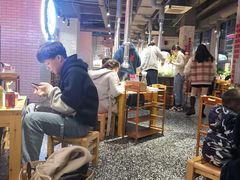 大堂-么肆烤肉·中式自助·烤肉大排档(街道口季佳PAI店)