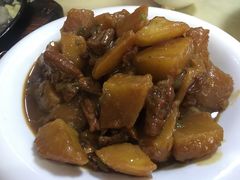 土豆烧牛腩-华春餐馆(鱼山路店)