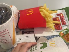 -麦当劳(上海虹桥站30B检票口楼上)