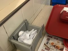-肯德基(东安路站店)
