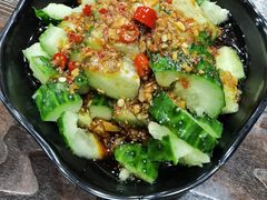 凉拌黄瓜-陈老斯呼尔嗨吃烧烤(科巷店)