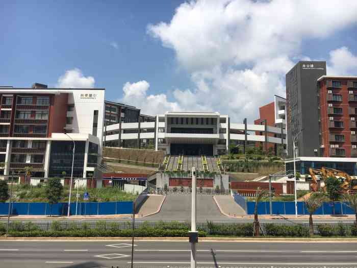 南宁三中初中部(青秀校区)-"南宁三中国际初中部青秀校区,2016开始.