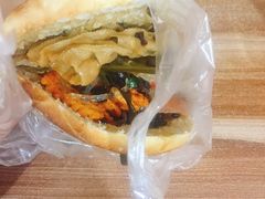 高炉烧饼-老字号杨坡红油米线腊汁肉夹馍(东四道巷店)