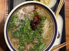 -云阿蛮云南生烫牛肉米线(奉贤路店)