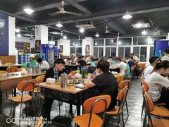 大堂-皖北巫氏三胖地锅鸡(长淮总店)