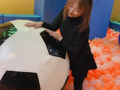 -爱蹦iBOON蹦床运动馆(江汉店)
