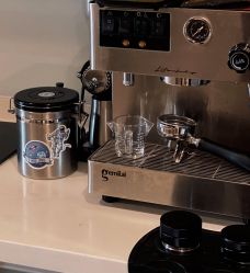 -一奈日式美甲美睫专门店