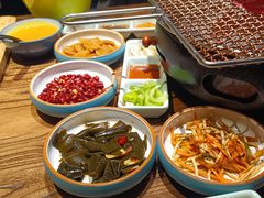 -明洞阿姨·韩式酱蟹烤肉·创意料理(三元桥店)