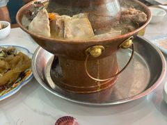 -一口猪海鲜浑锅·东北家常菜