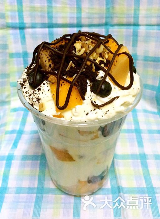 鲜果芝士奶油杯