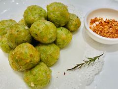 鲜虾芹菜丸-品海楼·大连海胆锅贴馆(东港店)