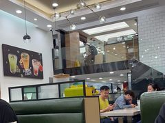 -佰搭果·广式茶餐厅(西华路店)