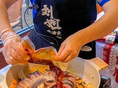 -刘姐啤酒鱼民族演艺餐厅(西街总店)