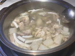 -喃喃椰·糟粕醋·椰子鸡火锅(七堡花园店)