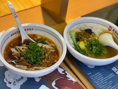 -呷佬·长沙手工米粉(金沙江路店)