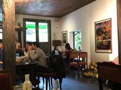 -Cuc Gach Quan Restaurant