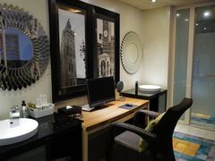 -喜鹊愉家酒店(郑州曼哈顿博览中心地铁站店)