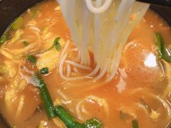 -花馬肆.云南过桥米线(汉神购物广场现场熬汤店)