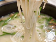 -花馬肆.云南过桥米线(汉神购物广场现场熬汤店)