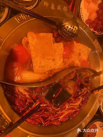 这家店真的出乎意料的好吃，进去店里有停车位
