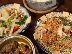 -Cuc Gach Quan Restaurant