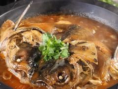 鸿运大鱼头-一家人(凯旋路店)