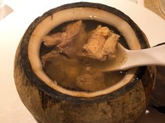 椰子八宝鸡汤-闻见中国海南菜(K11店)