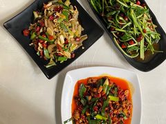 宫爆鸡丁-花楸树下(观水路店)