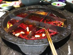 -红九格老火锅(三峡广场店)