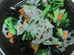 -关东小磨东北菜(上海长风大悦城店)
