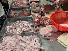 大堂-标记美食新鲜猪杂(兴南大道店)