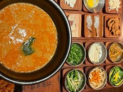 -银米·云南传统过桥米线(双廊黑金冠店)