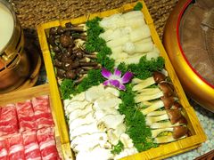 -慢丽江·云南野生菌土鸡锅(西山店)