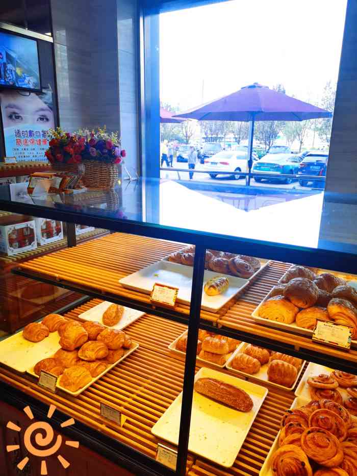 时隔多年又来到了马克西姆蛋糕房哈哈,不知道是不是这次来的比较早