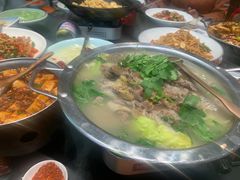 -川流不息·地道川菜·小龙虾(松东路店)