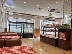 -红宝石·鲜奶小方·海派西点房(南丹店)