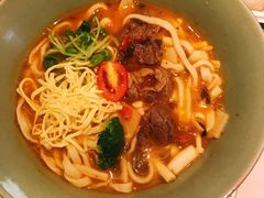 手切酸菜牛腱子面-陳八两面家(滨江天街店)