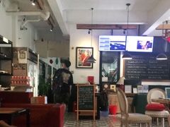 -拖板鞋咖啡旅行酒店(春熙路地铁站店)