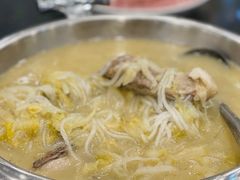 脊骨炖酸菜-东北农家小院(定西路店)